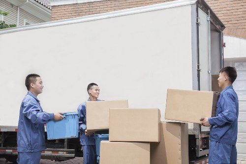 Professional packing and unpacking service boxes in Queenspark