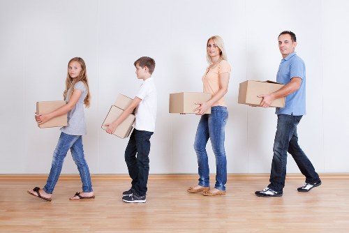 Liability and cancellation clauses for a UK moving service