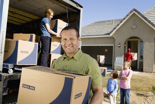 Efficient packing inside a moving truck in Queenspark